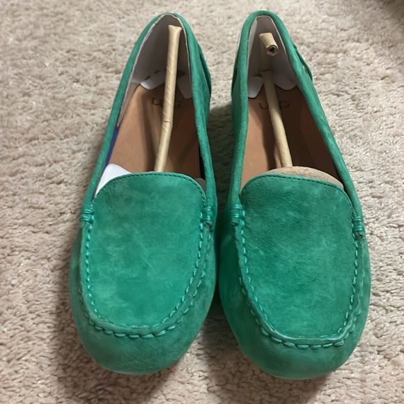 UGG Driving Loafers never worn - Picture 6 of 7